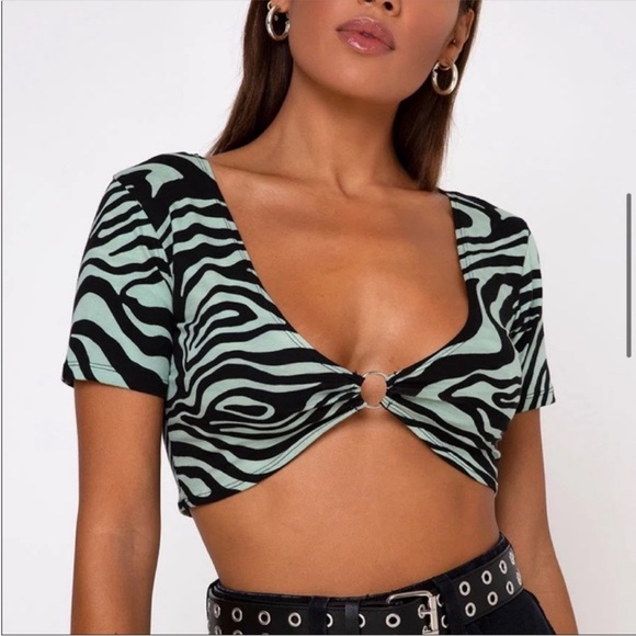 Motel Malz Wavy Crop Top Ring Detail Size XL - Picture 1 of 6